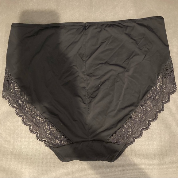 Bali Lace Trimmed Women’s Brief in Black L - Picture 2 of 4
